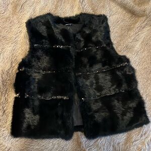Love token rabbit fur vest studded L